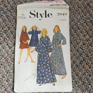 2848 Women's Blue Floral Maxi Dress Pattern